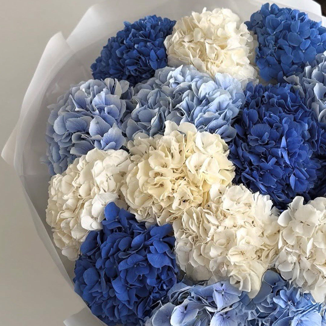 Harmony Blooms – Hydrangea Bouquet in Blue & White